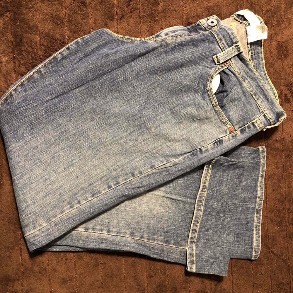 Levi’s junior plus size 17 jeans